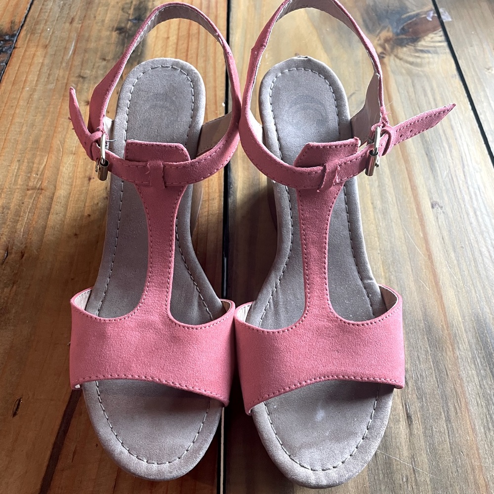 Wedge heels